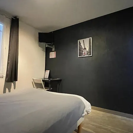 מוטל Les Voyageurs - *